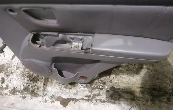 KIA Sorento Rear door card panel trim 