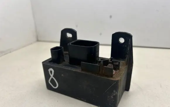 Mercedes-Benz C W203 Glow plug pre-heat relay A6461538491