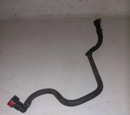 Volvo V50 Fuel line pipe