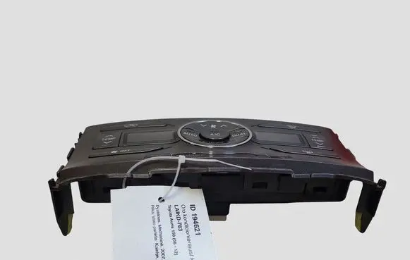 Toyota Auris 150 Climate control unit 5590002220B 7C10611008AWB