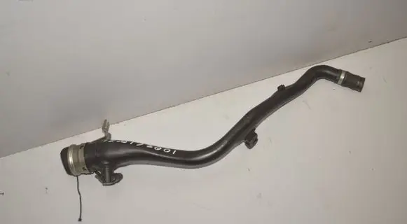 BMW 2 F46 Fuel tank filler neck pipe 7300502 7353485 16117353485