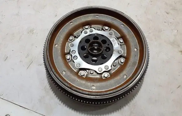 Skoda Octavia Mk4 Dual mass flywheel 05L105266K