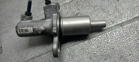 Audi A4 S4 B6 8E 8H Master brake cylinder