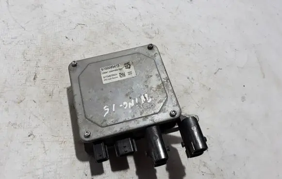 Renault Twingo III Steering rack control module 6700003413
