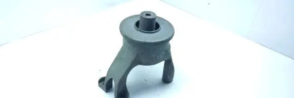 Volkswagen Transporter - Caravelle T5 Engine mount bracket V05464 V05445