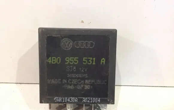 Volkswagen PASSAT B5.5 Window wiper relay 4B0955531A