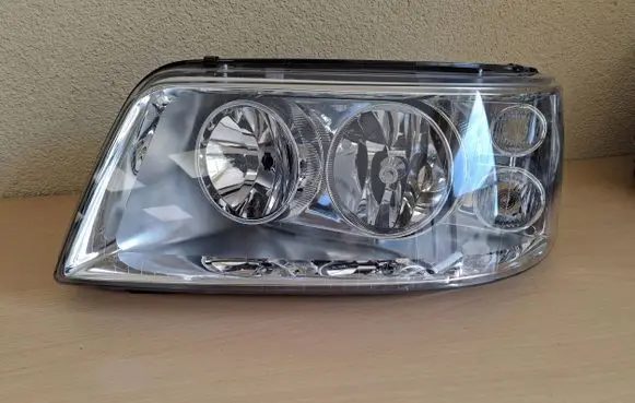 Volkswagen Multivan T5 Headlight/headlamp 7H1941015L