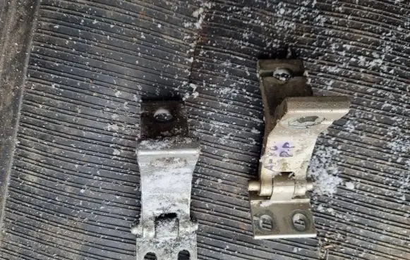 Audi 80 90 S2 B4 Front door upper hinge vyr