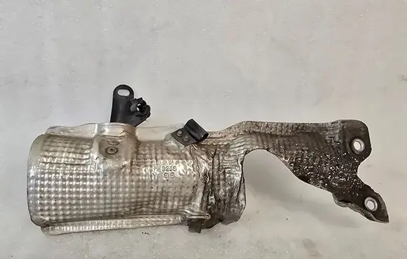 Maserati Levante Heat shield in engine bay D259