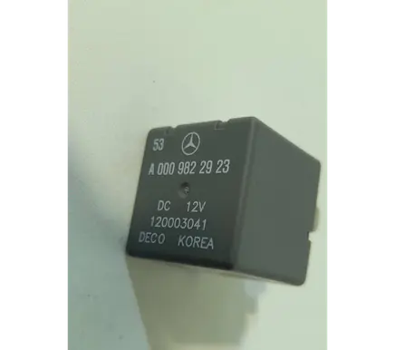 Mercedes-Benz GLC X253 C253 Other relay A0009822923