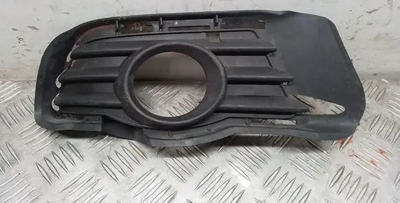 Mercedes-Benz C W204 Front fog light trim/grill A2048850223