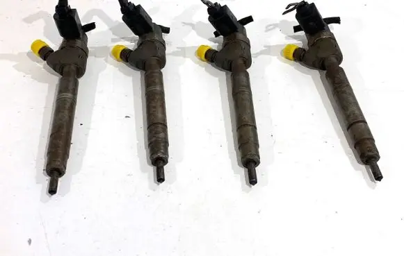 Mercedes-Benz C AMG W203 Fuel injectors set A6110700987