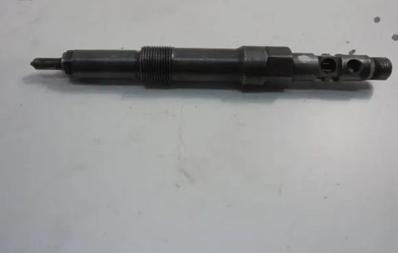 Ford Mondeo Mk III Fuel injector 4S7Q9K546BD