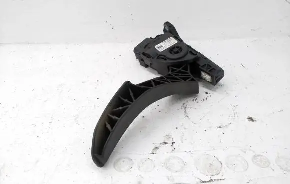 Volvo V70 Accelerator throttle pedal 31329060 C95YE01 6PV01083403