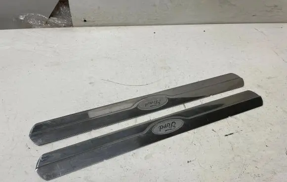 Front sill trim cover