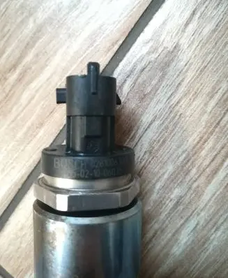 Fuel pressure sensor