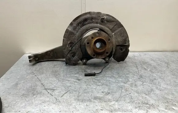 BMW 5 F10 F11 Front wheel hub 6777752