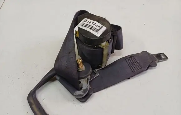Rear seatbelt