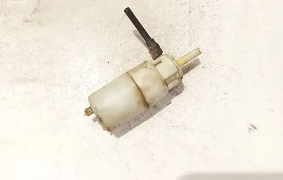 Mercedes-Benz E W124 Windscreen/windshield washer pump