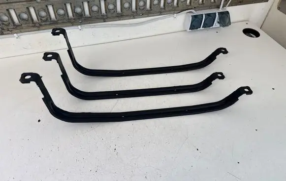 Volkswagen Transporter - Caravelle T5 Fuel tank mounting bracket 7H0201654C M159957