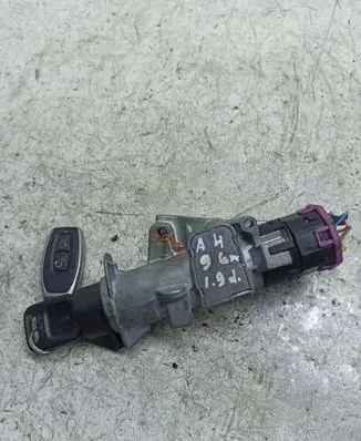 Audi A4 S4 B5 8D Ignition lock 4D0905851A