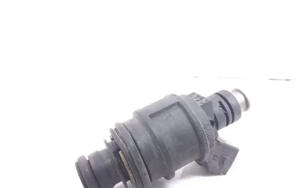 Opel Zafira A Fuel injector 90536149