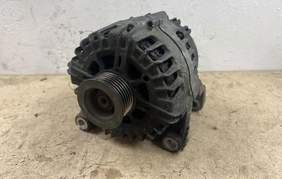 BMW 3 E90 E91 Generator/alternator 7802261 2543461C FG18S019