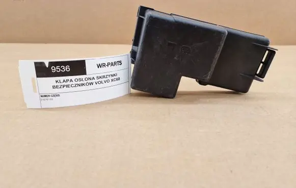 Volvo XC90 Fuse box cover 329731676133