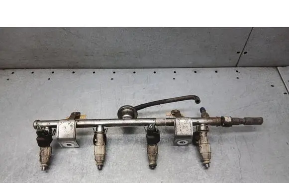 Ford Mondeo Mk III Fuel injector supply line/pipe 7G9D280DA
