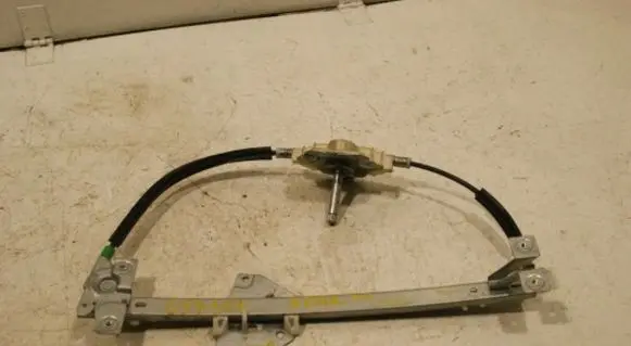 Mitsubishi Space Star Front door manual window regulator MR135725