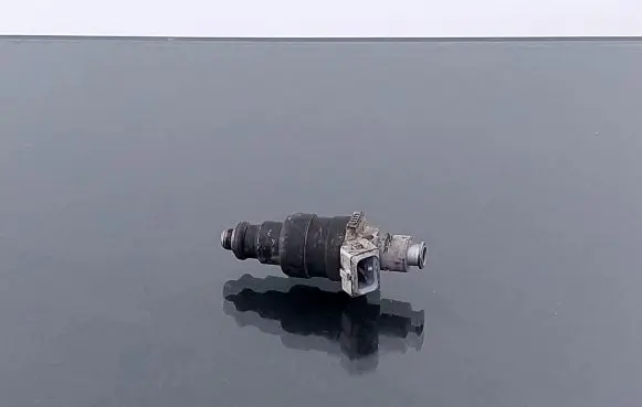 Audi A4 S4 B5 8D Fuel injector