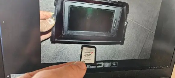 Renault Trafic II (X83) Navigation maps CD/DVD 259204422R TOMTOM
