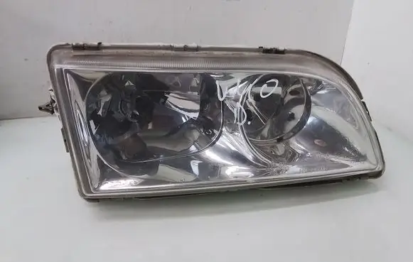 Volvo S40, V40 Headlight/headlamp