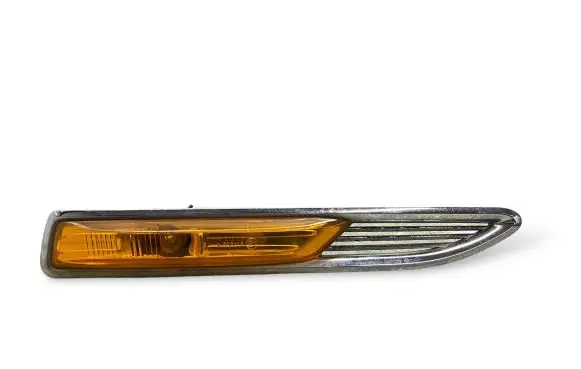 Ford Mondeo MK IV Front fender indicator light 7S7113K35AD