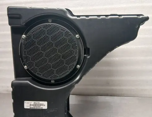 Fiat Freemont Subwoofer speaker 26777X 05064946AA