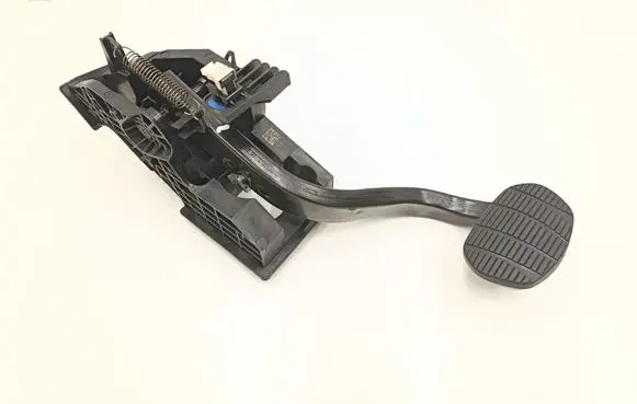 BMW 2 F46 Brake pedal 6856596 6860675 81007132F
