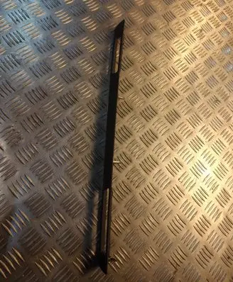 BMW 3 E90 E91 Dashboard glove box trim 221672