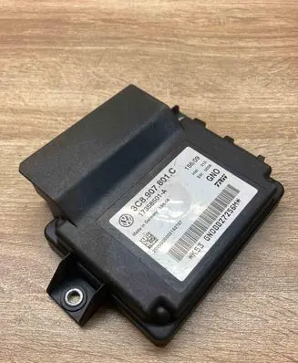 Volkswagen PASSAT B6 Hand brake control module 3C8907801C 17358501A