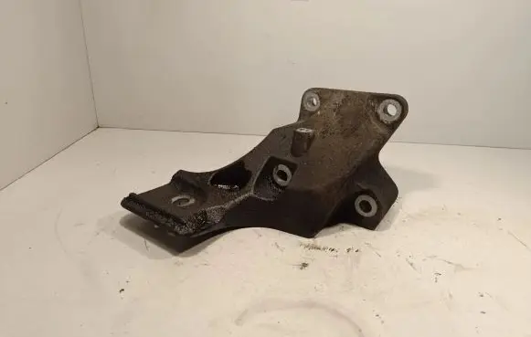 Land Rover Range Rover Sport L320 Engine mounting bracket AH226037BA