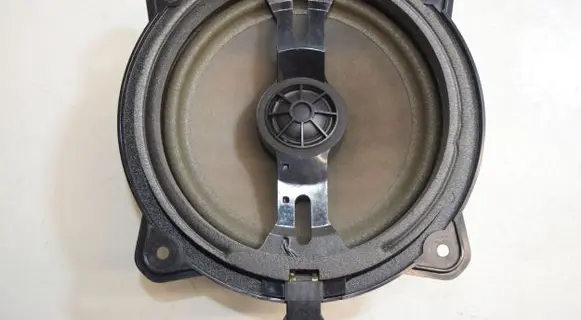Audi A3 S3 8P Front door speaker 8H0035411