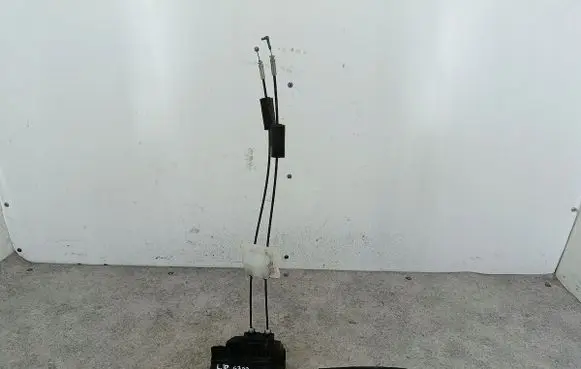 Nissan Murano Z50 Front door lock 