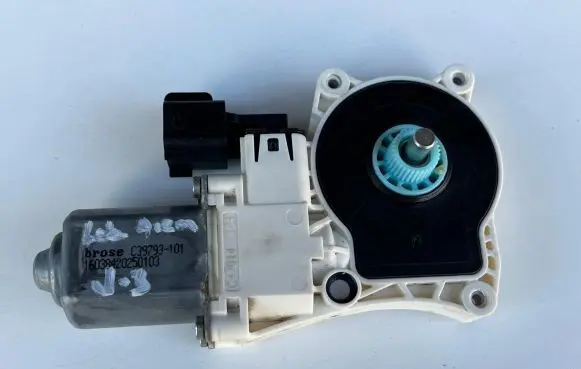 Jaguar XE Rear door window regulator motor C39793101 16038420250103