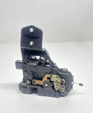 Volkswagen Golf IV Front door lock PA66GF30