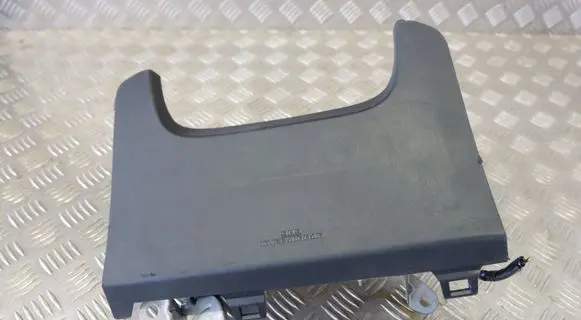 Toyota Prius+ (ZVW40) Knee airbag 7390047040 7390047040C0