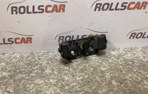 BMW 5 E60 E61 Rear door lock loop/hook striker 8203771