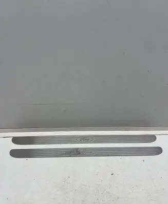 Ford Focus sill trim set (inner) 