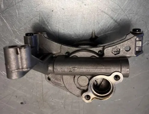 Volkswagen Golf VI Oil pump 03L115263 03L115105B