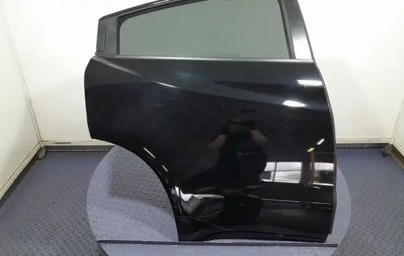 Honda HR-V Rear door