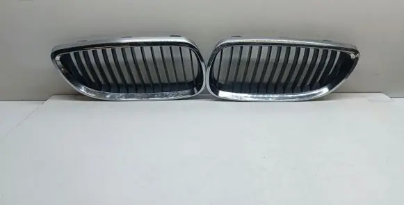 BMW 3 E92 E93 Front bumper upper radiator grill 