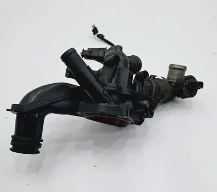 Mini Cooper Countryman R60 Thermostat housing 8674895